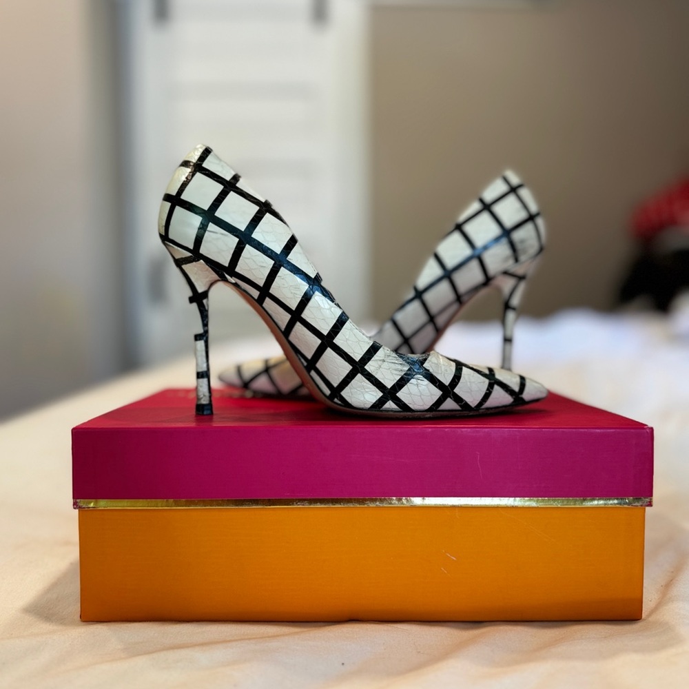 Kate Spade - cream/black snake print pump